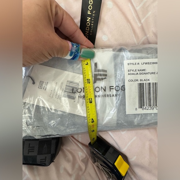 London Fog crossbody purse with matching wallet - Picture 5 of 6